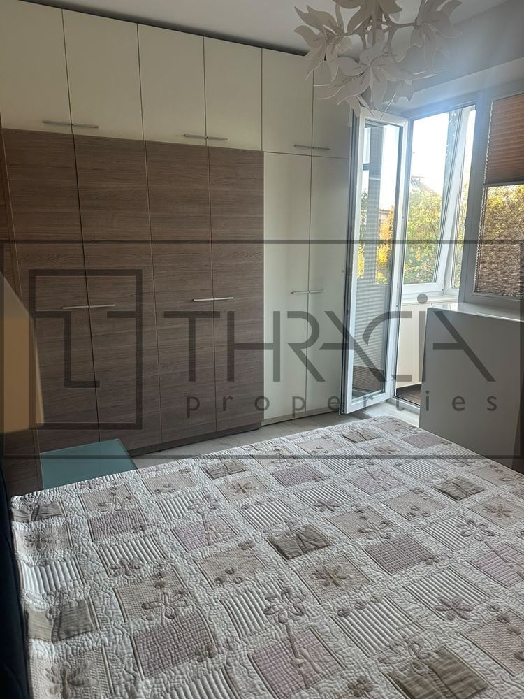 СТИЛНО ОБЗАВЕДЕН АПАРТАМЕНТ ПОД НАЕМ НА ПЛИСКА — КОМФОРТ И ОТЛИЧНИ ТРАНСПОРТНИ ВРЪЗКИ