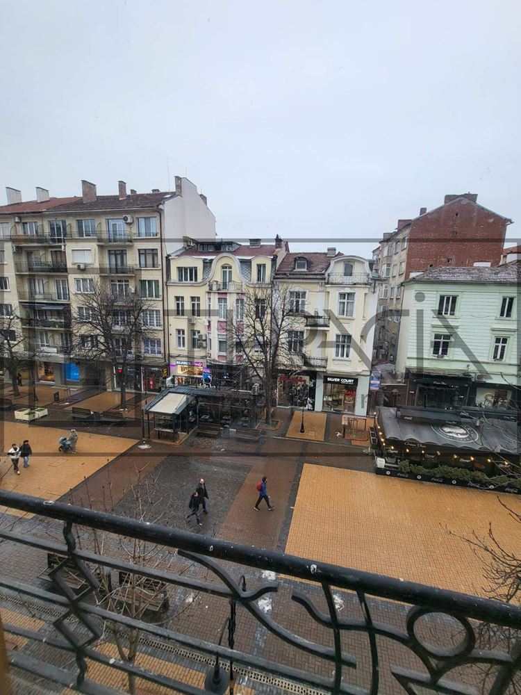 Пешеходната част на бул. Витоша